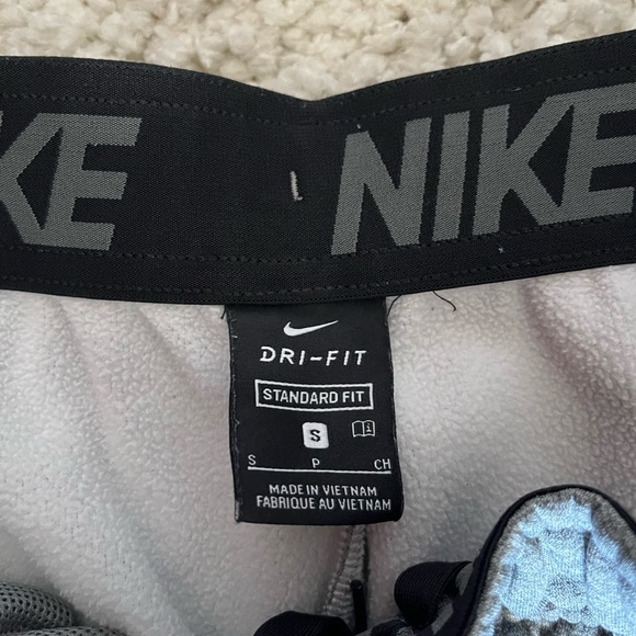 Gray Dri-Fit Nike Joggers - Picture 3 of 3
